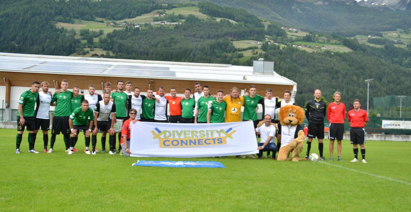 Die deutsche Minderheit zur Europeada 2016 in Südtirol.