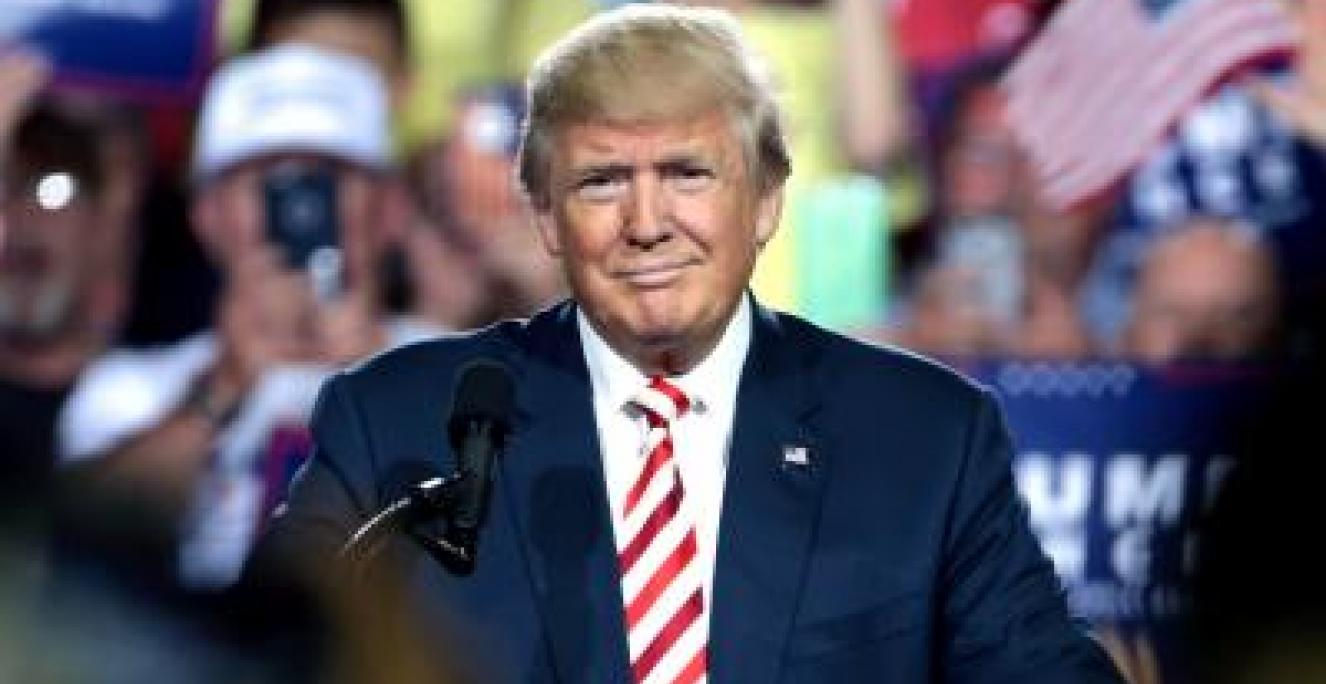 Donald Trump, USA's præsident fra 2017 til 2021, er et eksempel på en politiker, der benytter sig af populistisk retorik. Donald Trump, USA's præsident fra 2017 til 2021, er et eksempel på en politiker, der benytter sig af populistisk retorik.